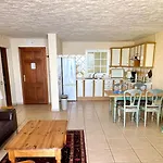 Residencial Rolando 아파트