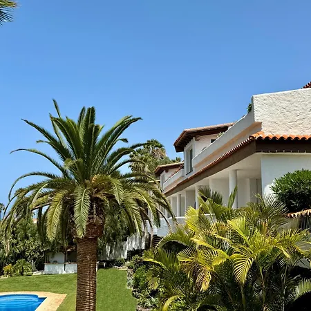 Apartment Residencial Rolando *