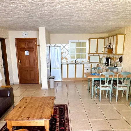 Residencial Rolando شقة