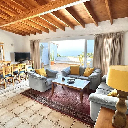 Residencial Rolando Apartment *