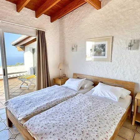 Residencial Rolando Apartment *