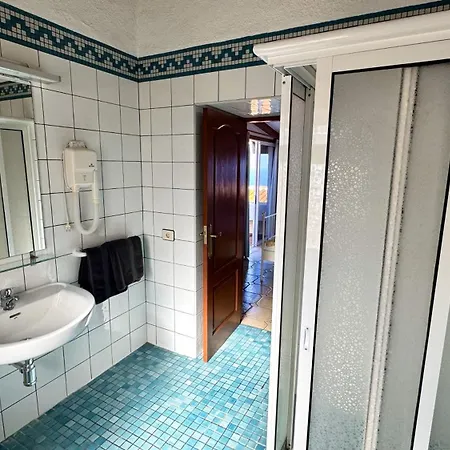 Residencial Rolando דירה *