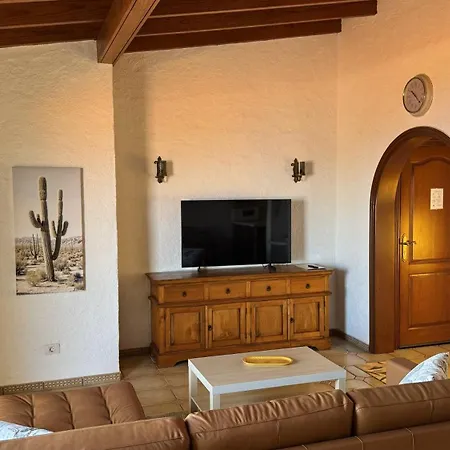 Residencial Rolando Apartment *